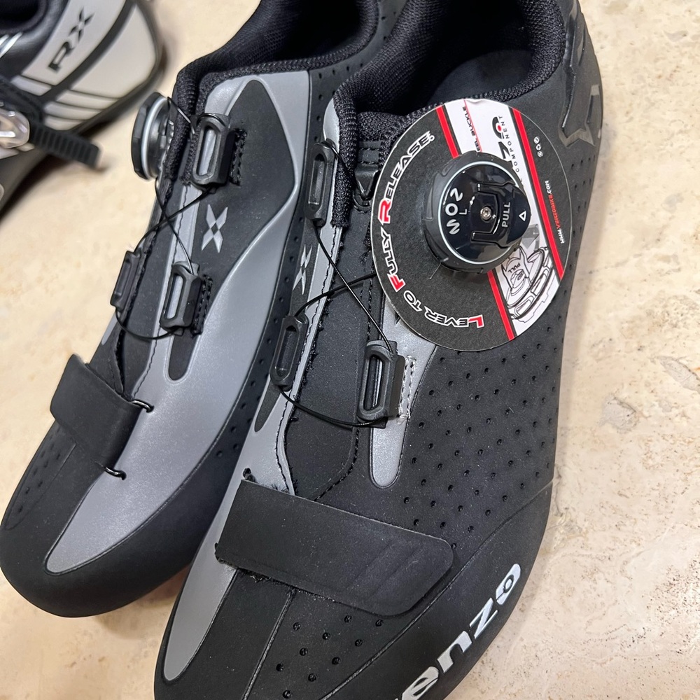 New women’s cycling or spinning shoes 🚵‍♀️